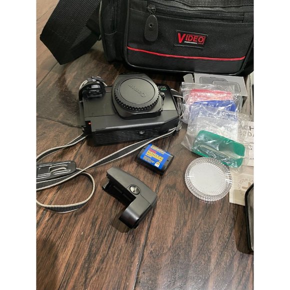 Canon EOS 630 AF 35mm SLR Camera Filters Achiever 630AF Flash Case lot Bundle - Picture 5 of 11